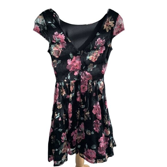 B. DARLIN GIRLS JUNIOR SLEEVELESS DROP WAIST LINED BLACK FLORAL DRESS NWT 1/2 - Picture 2 of 7